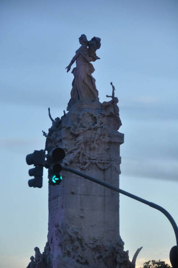 Chegando à Avenida Nueve de Julio, em Buenos Aires, capital da Argentina